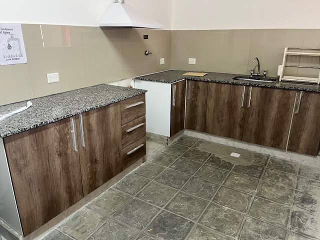 Casa con departamentos en contrafrente en venta, Trelew.