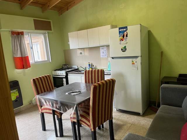 Casa con departamentos en contrafrente en venta, Trelew.