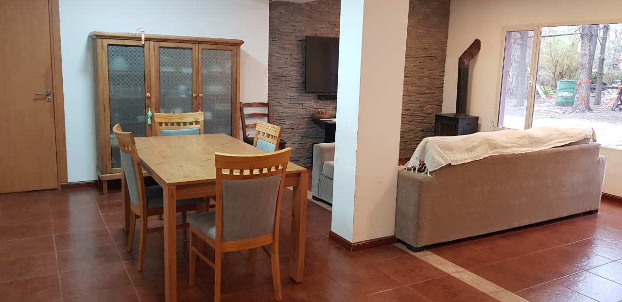 Casa en Rodaj Park: Un Encuentro entre la Naturaleza y la Conveniencia Urbana