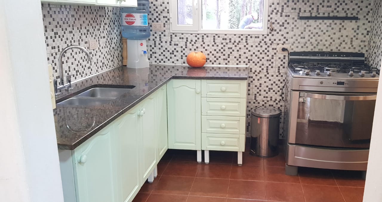 Casa en Rodaj Park: Un Encuentro entre la Naturaleza y la Conveniencia Urbana