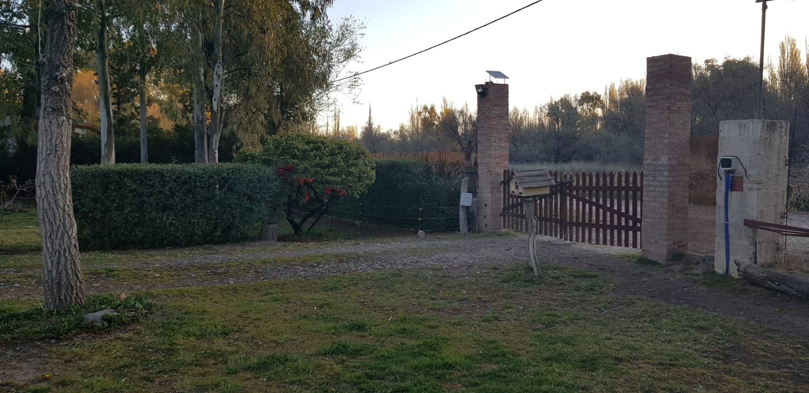 Casa en Rodaj Park: Un Encuentro entre la Naturaleza y la Conveniencia Urbana