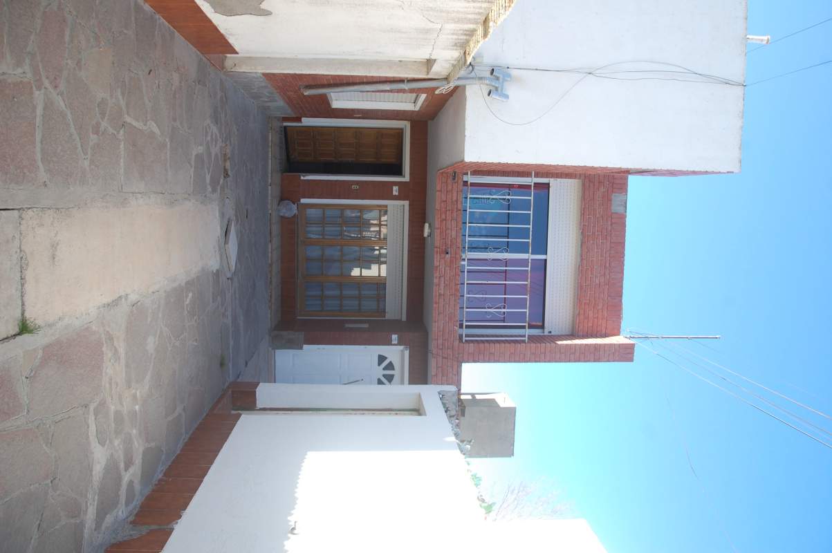 Casa  Dpto excelente ubicacion