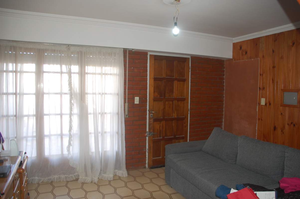 Casa  Dpto excelente ubicacion