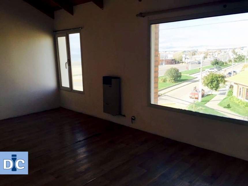 Casa y dos Duplex con vista al Mar.