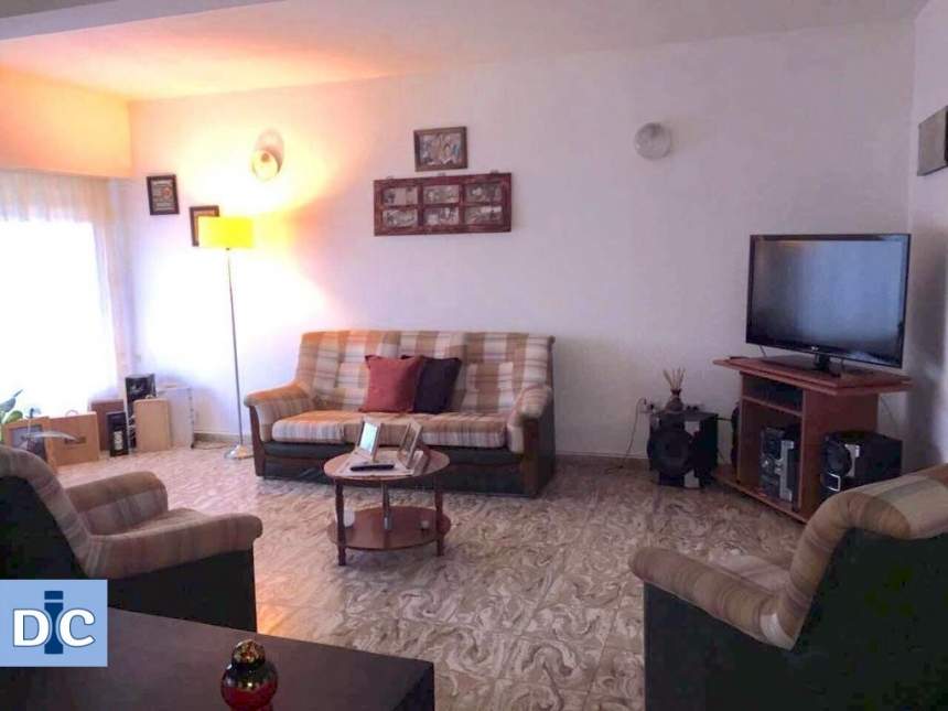 Casa y dos Duplex con vista al Mar.