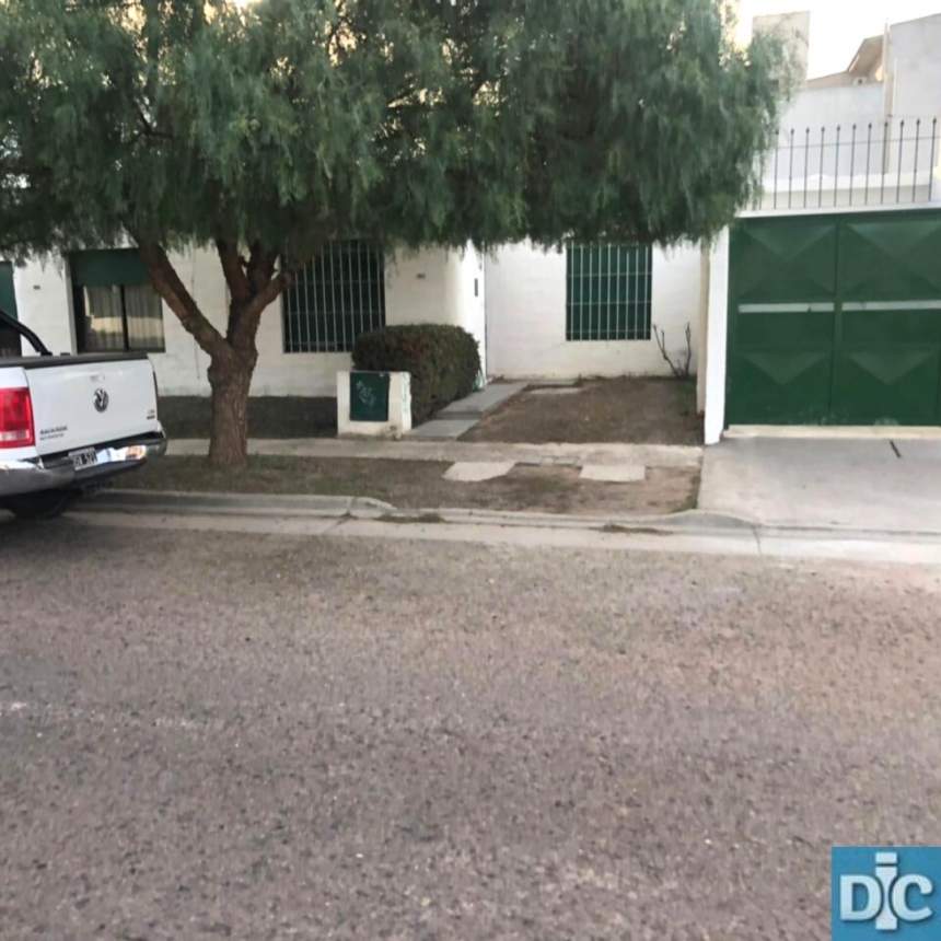 Casa de 2 Dormitorios con Patio.