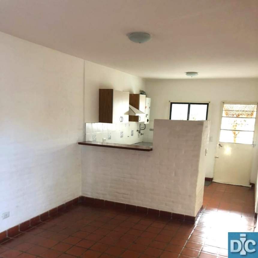 Casa de 2 Dormitorios con Patio.