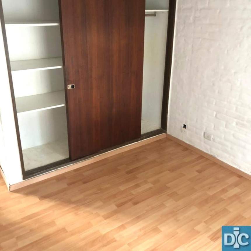 Casa de 2 Dormitorios con Patio.