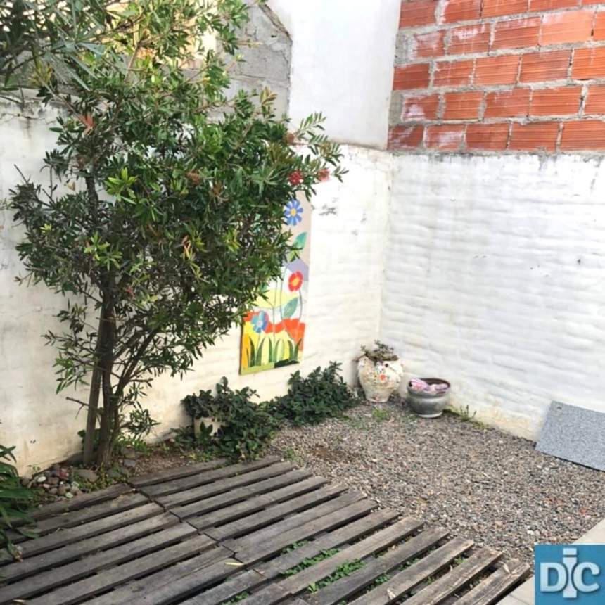 Casa de 2 Dormitorios con Patio.