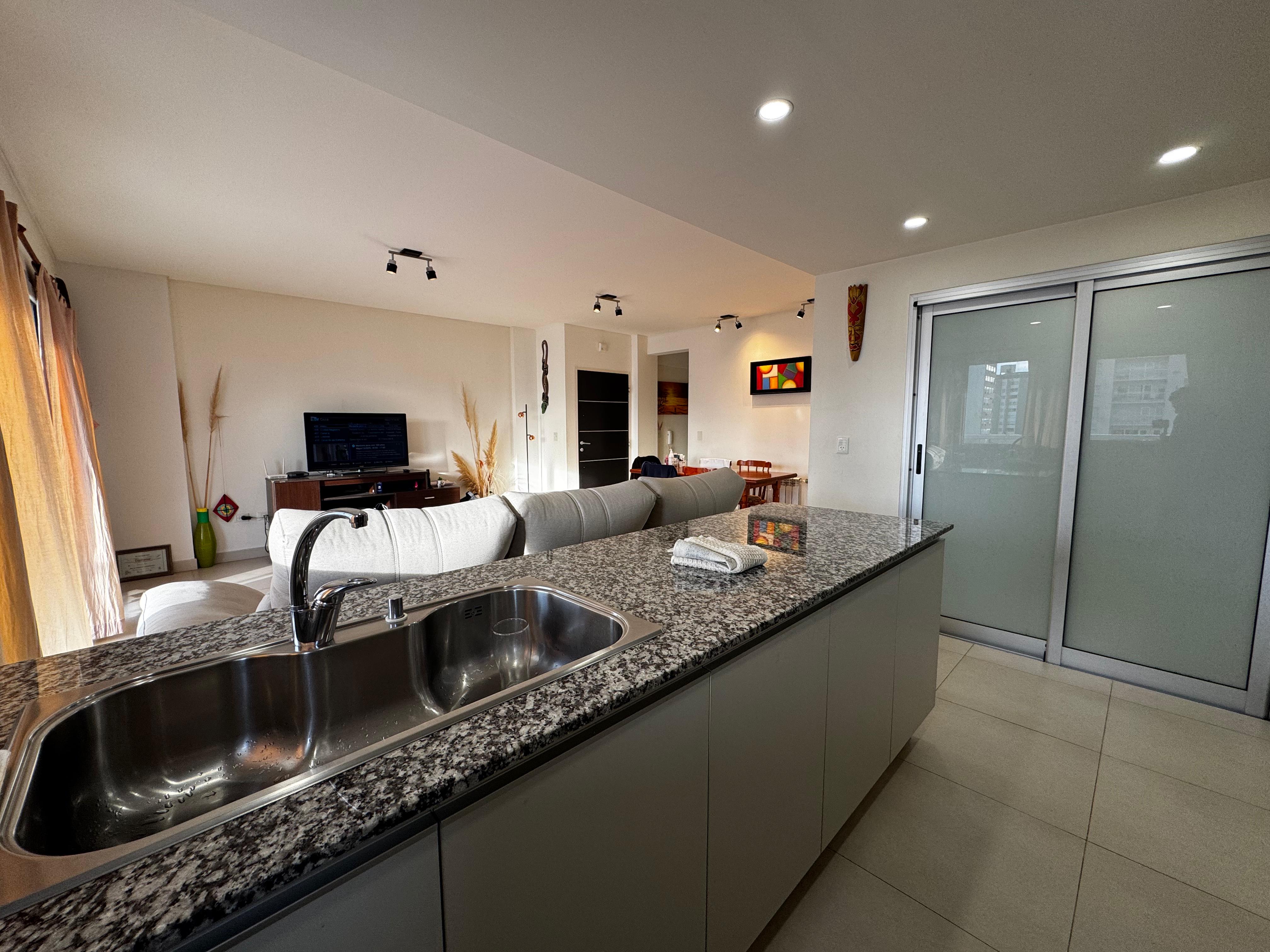 Hermoso departamento a metros del mar