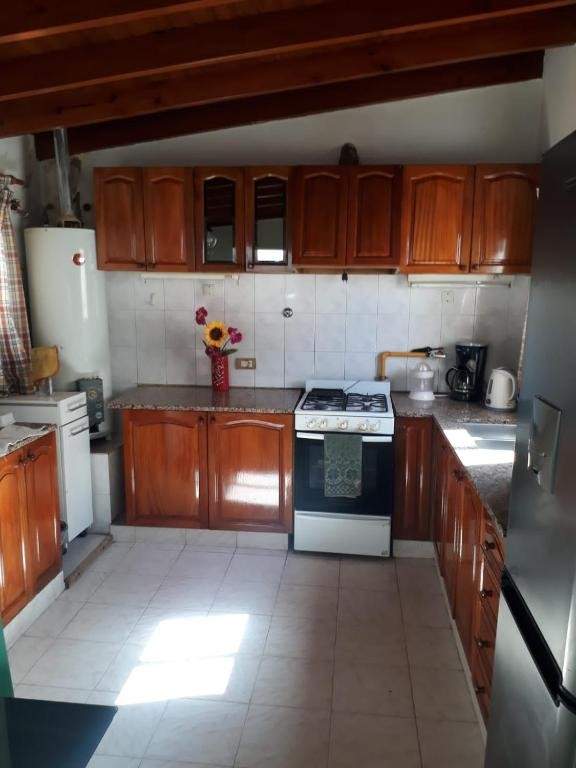 Complejo en venta(Local comercial, dos deptos)