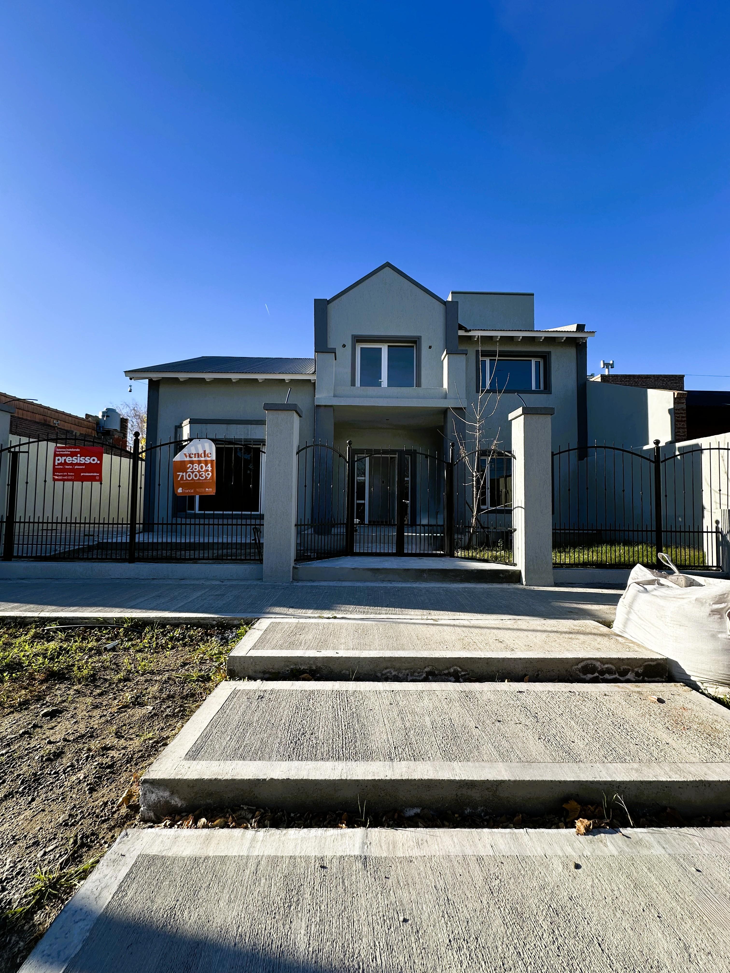 Casa a estrenar en  Barrio San Benito