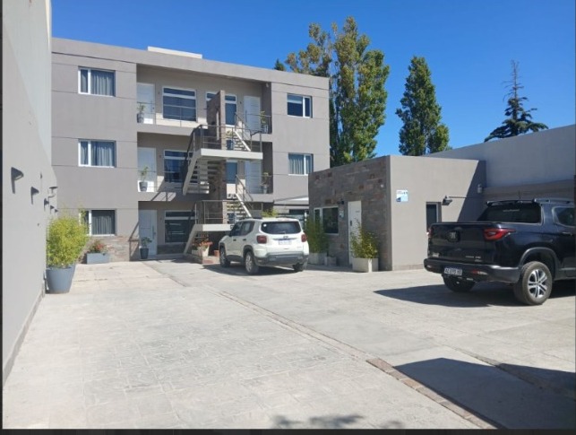 LOVE PARRY 34. COMPLEJO APTO  TEMPORARIO FUNCIONANDO. 6 DEPARTAMENTOS. USD 700.000