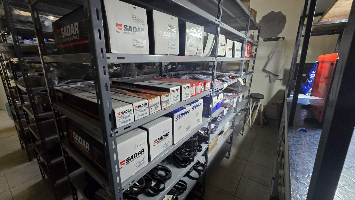 VENTA FONDO DE COMERCIO REPUESTOS DEL AUTOMOTOR