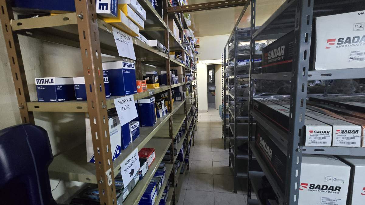 VENTA FONDO DE COMERCIO REPUESTOS DEL AUTOMOTOR