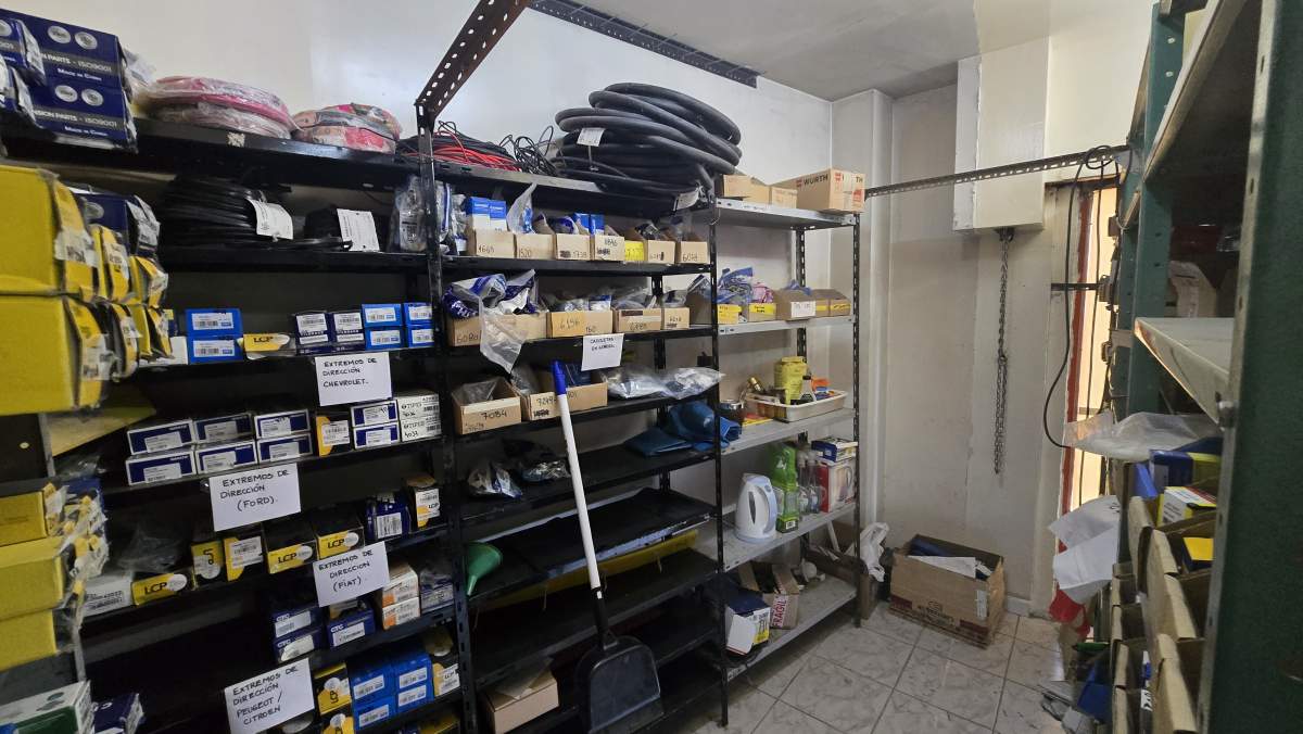 VENTA FONDO DE COMERCIO REPUESTOS DEL AUTOMOTOR