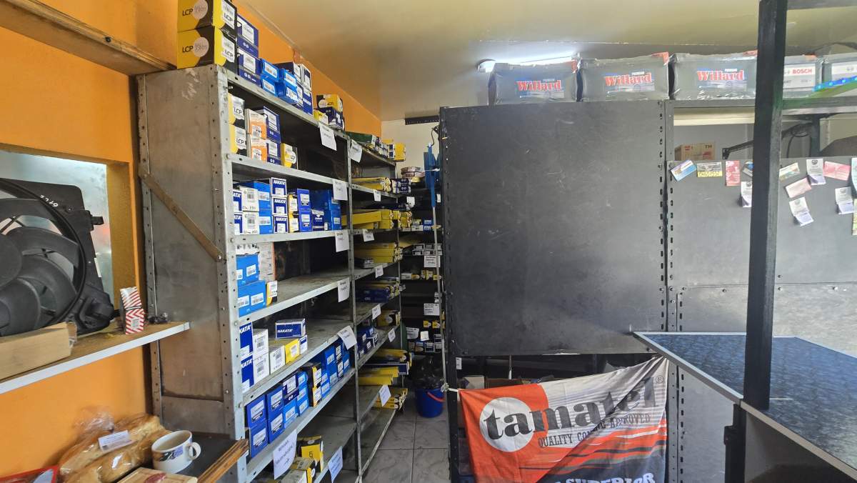 VENTA FONDO DE COMERCIO REPUESTOS DEL AUTOMOTOR