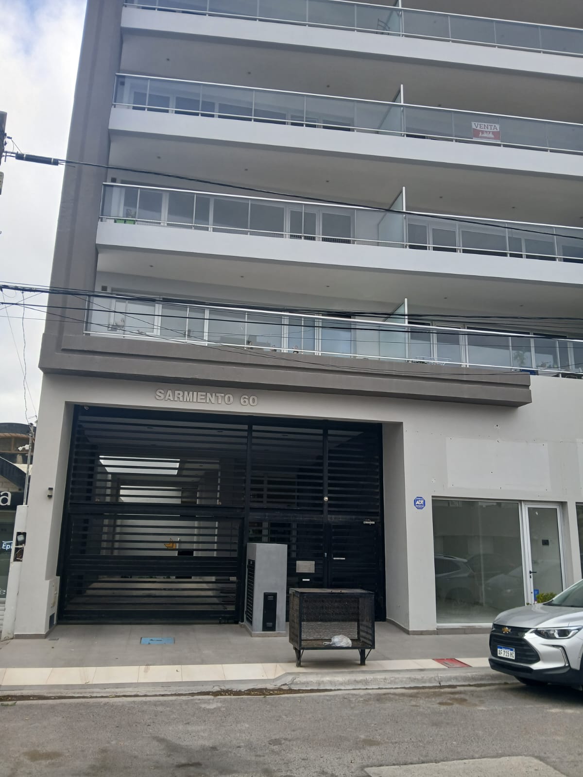 COCHERA CUBIERTA. SARMIENTO 60. USD 13.000