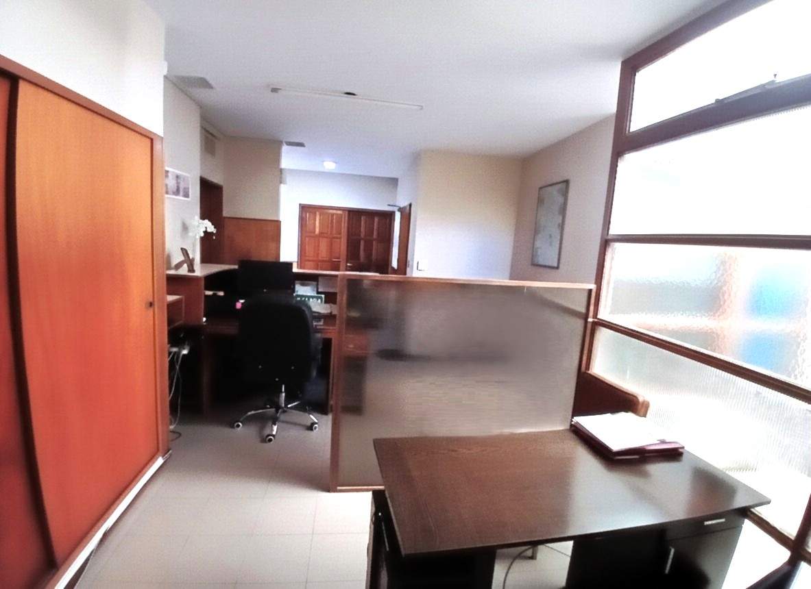 VENTA - OFICINA 154 m2 - TRELEW