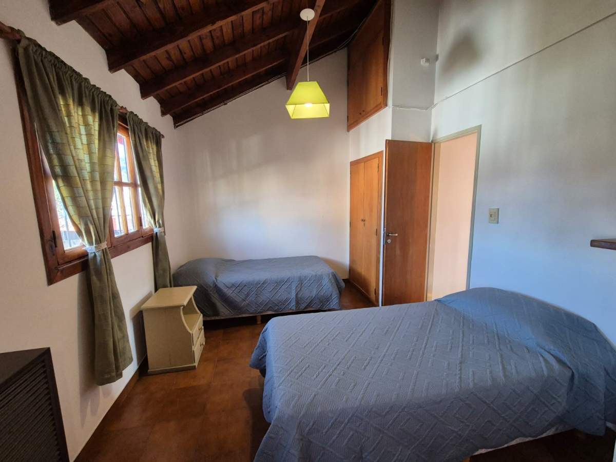 Casa centrica de dos dormitorios y dos baños