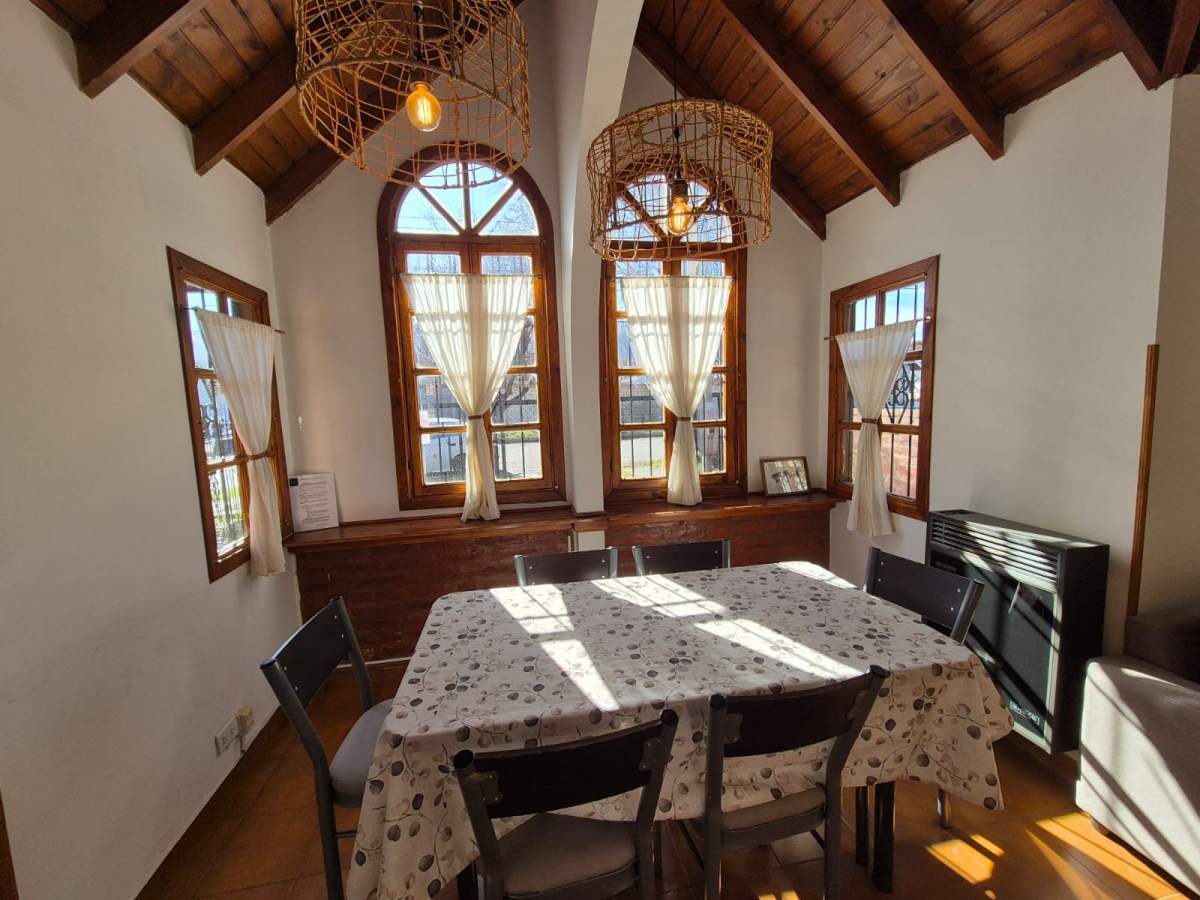 Casa centrica de dos dormitorios y dos baños