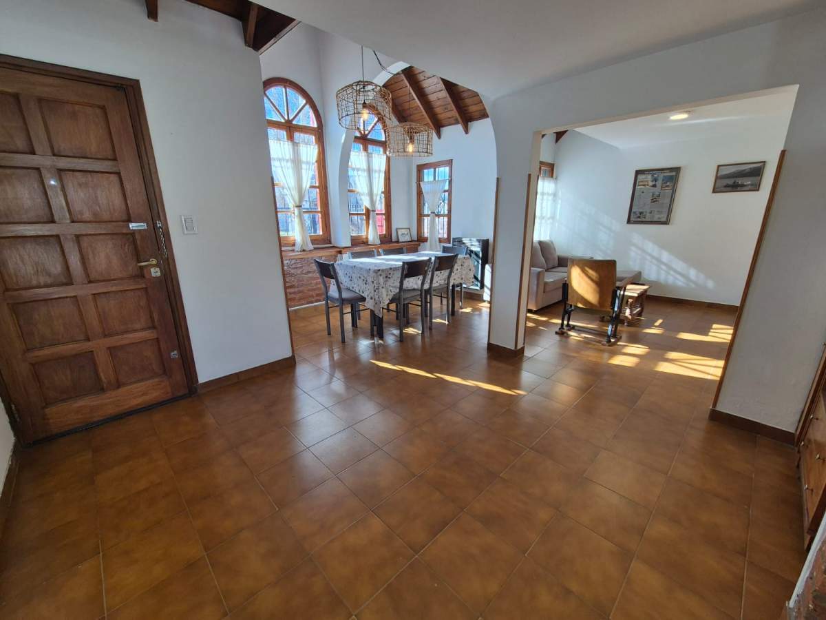 Casa centrica de dos dormitorios y dos baños