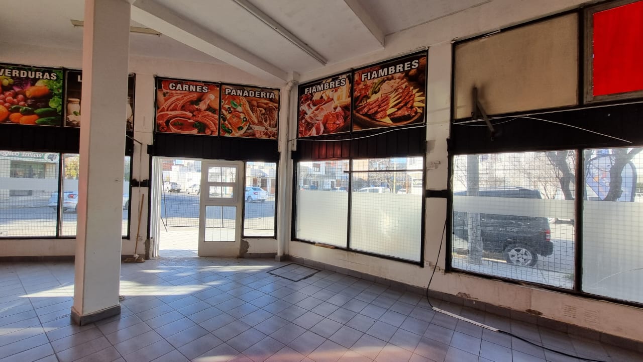 Local en centro de Trelew
