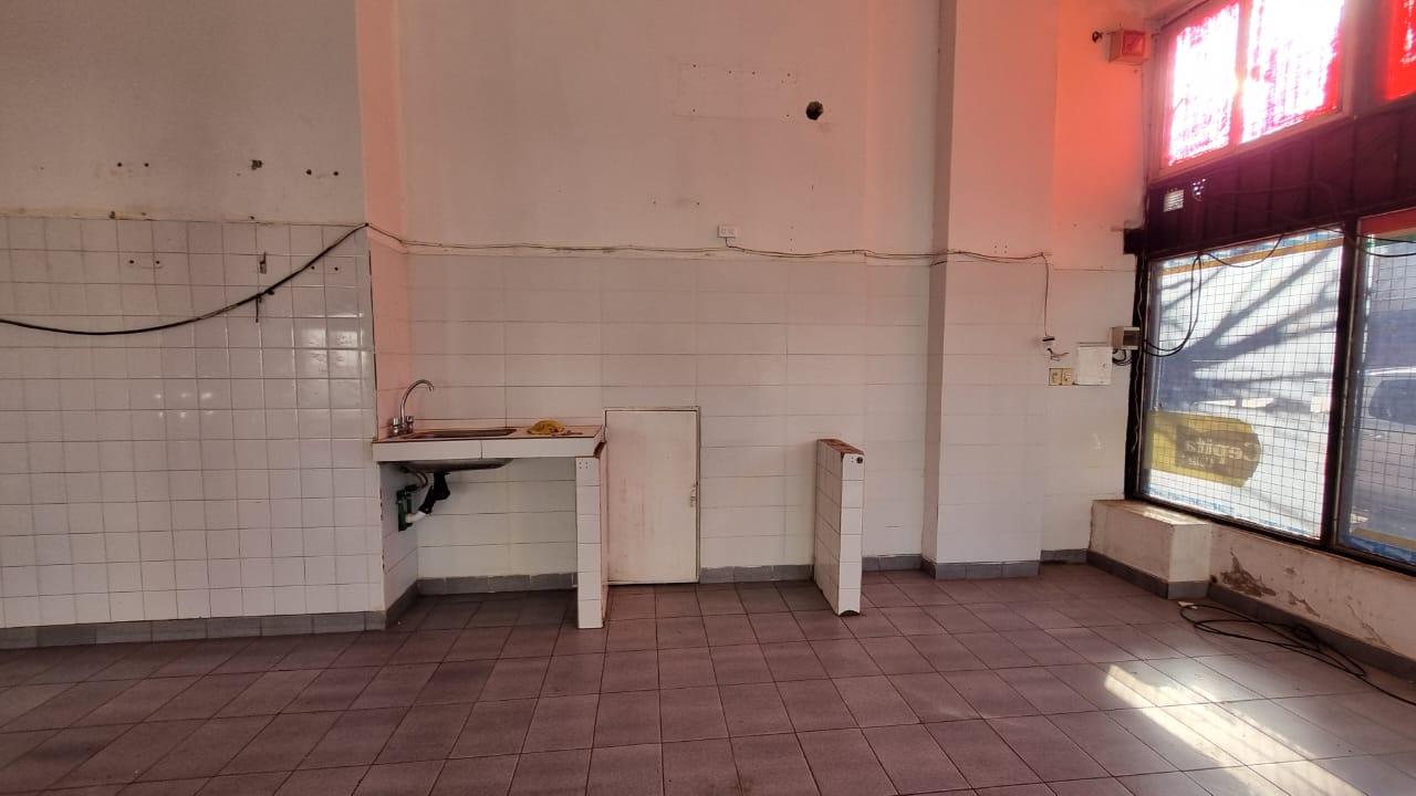 Local en centro de Trelew