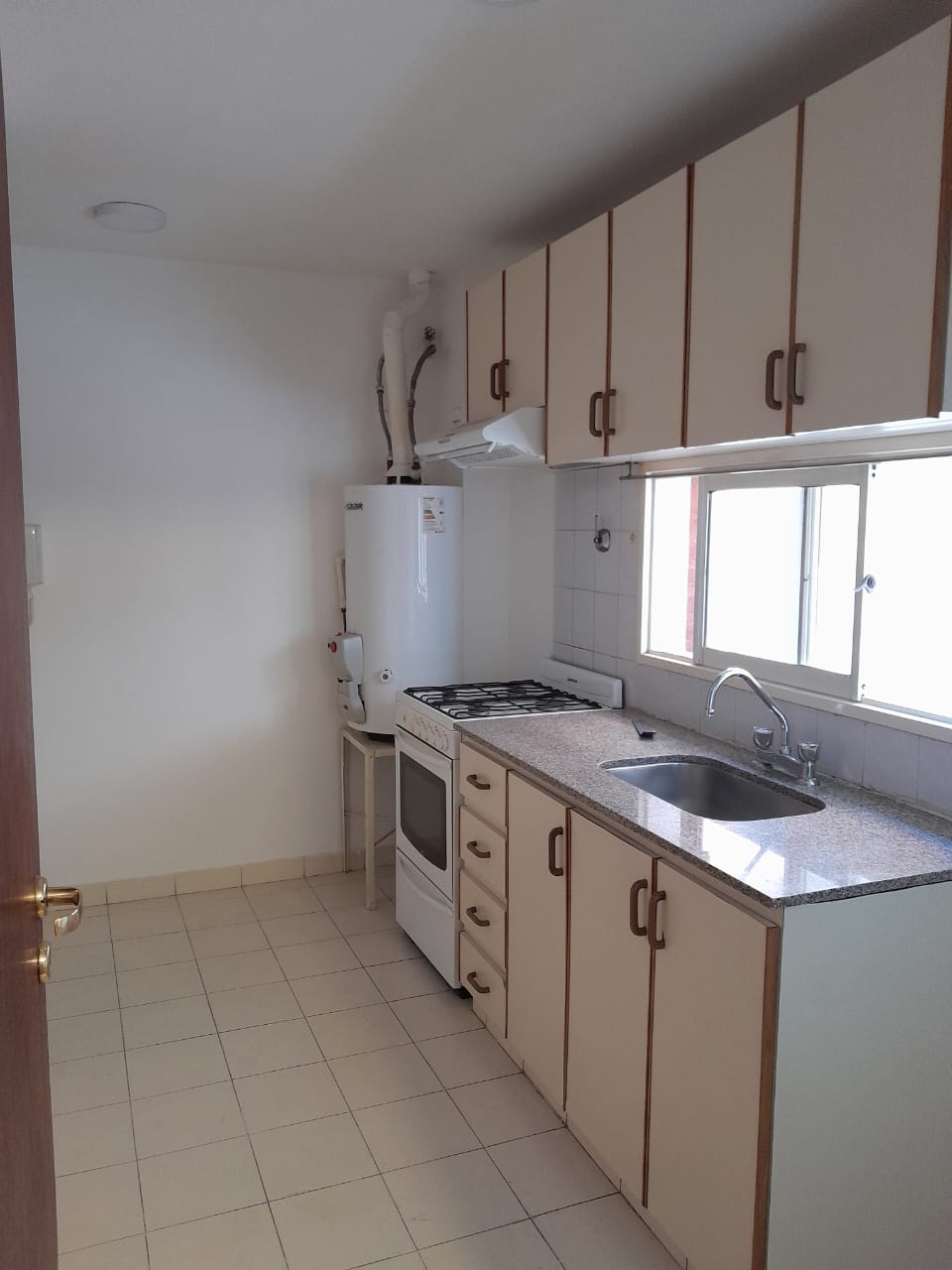 Venta hermoso Departamento de 4 ambientes en centro de Trelew