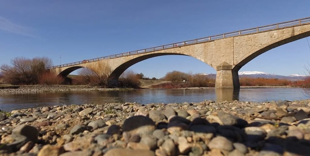 Terreno con costa de Rio Percy