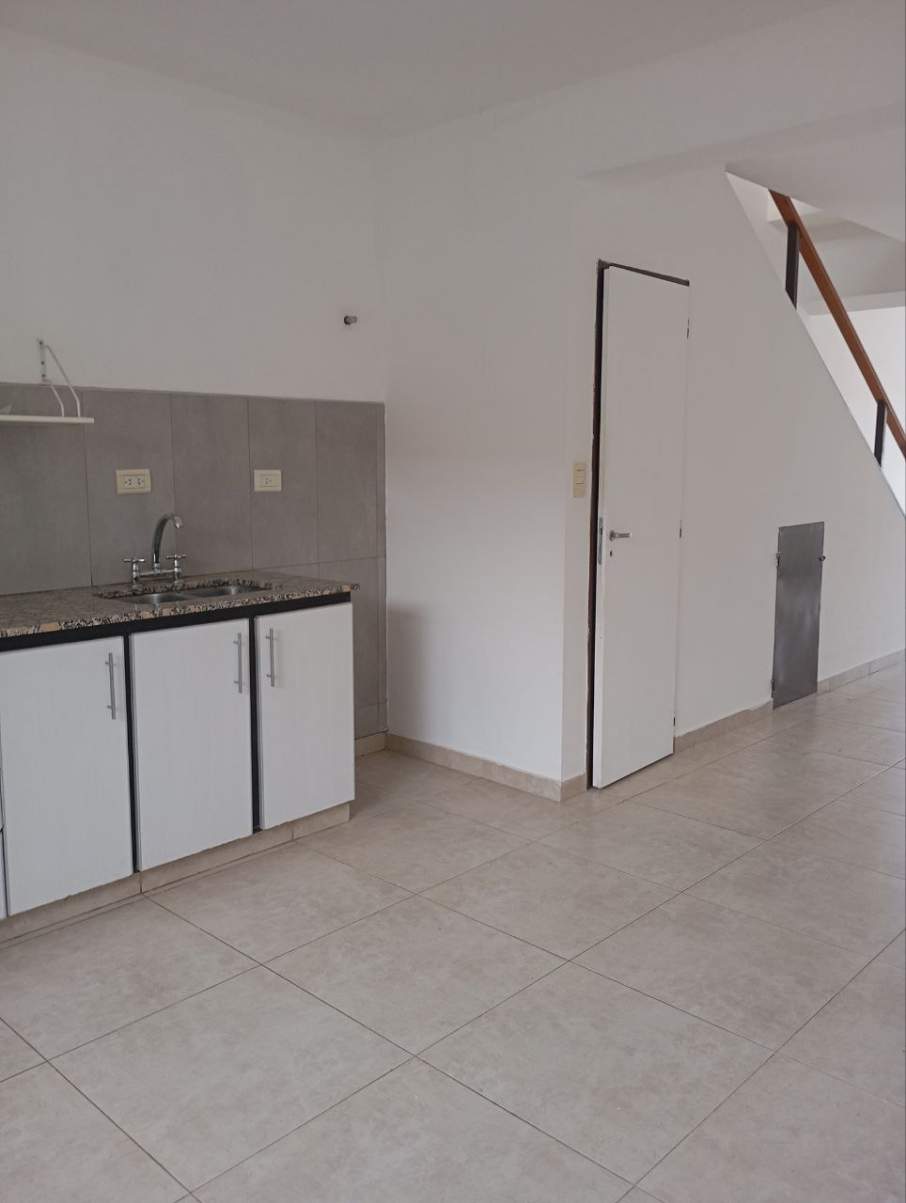 SE ALQUILA HERMOSO DUPLEX EN PLAYA UNION!