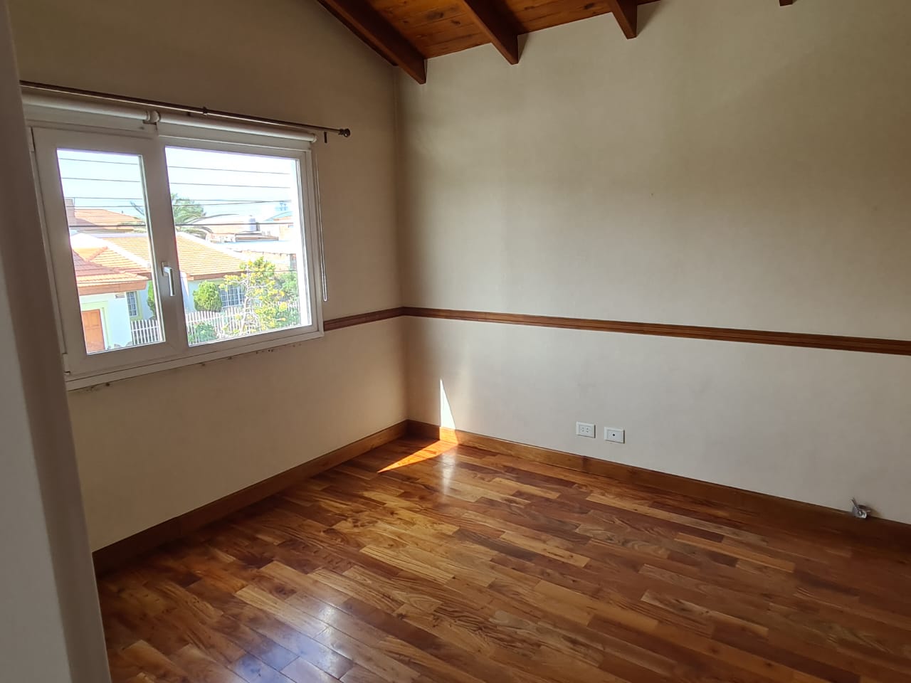 CASA EN ALQUILER 3 DORMITORIOS B PUEYRREDON