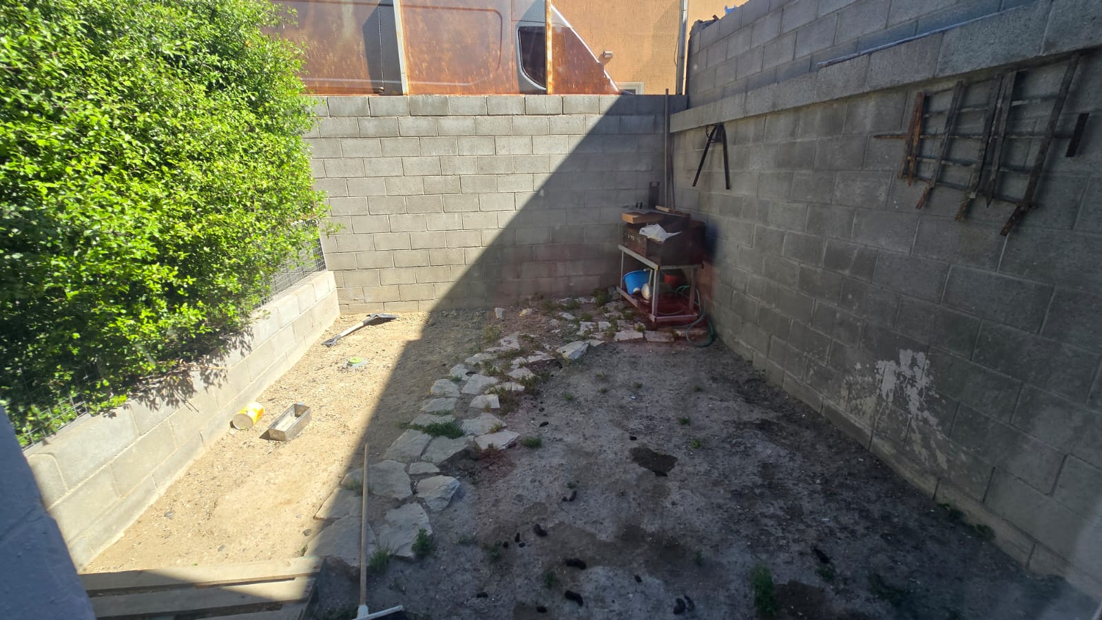 TRIPLEX 3 DORMITORIOS. ALQUILER EN RADA TILLY