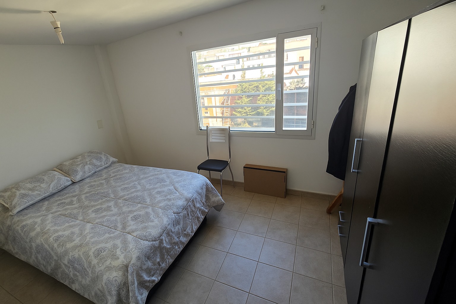 TRIPLEX 3 DORMITORIOS. ALQUILER EN RADA TILLY