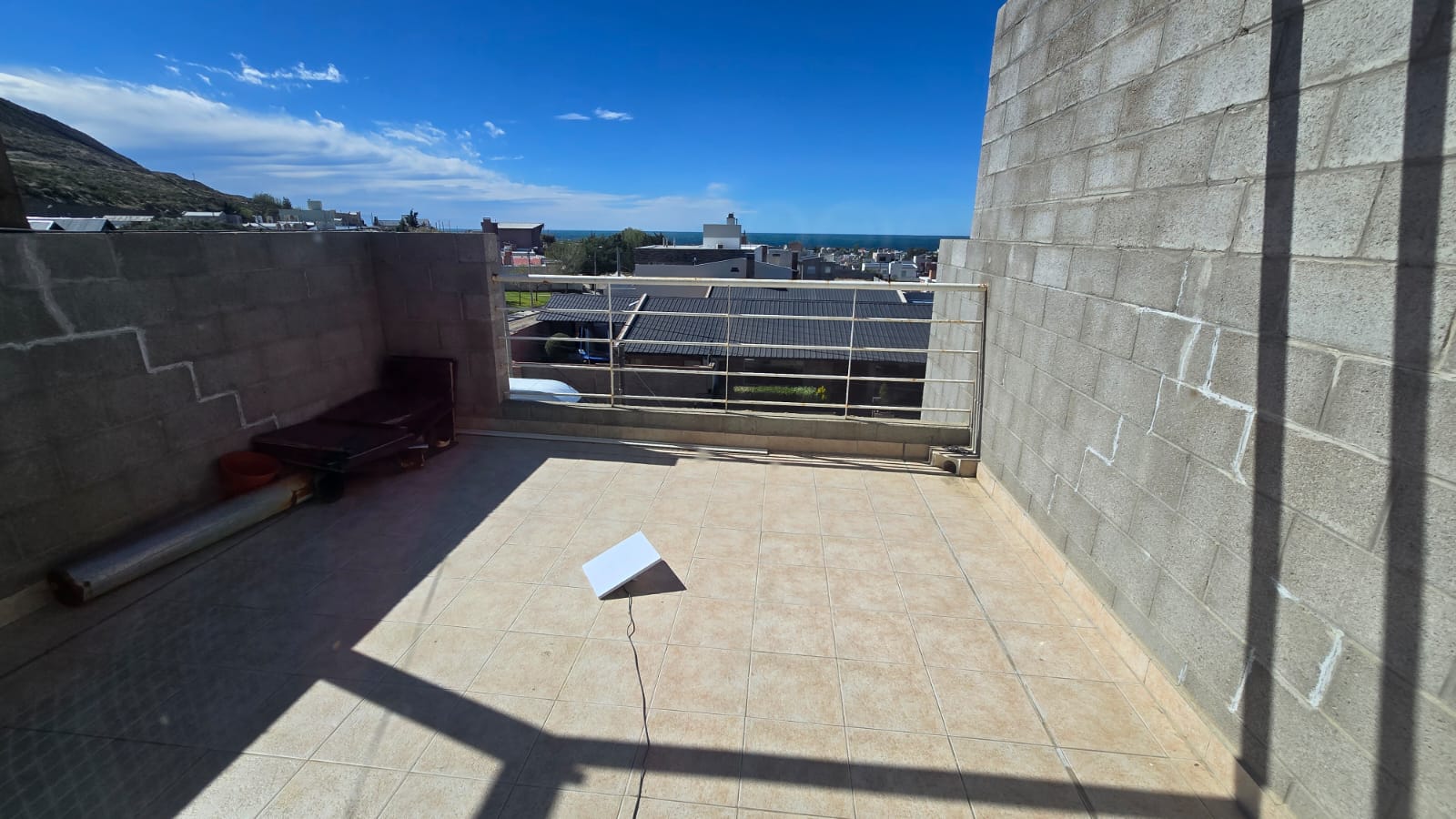 TRIPLEX 3 DORMITORIOS. ALQUILER EN RADA TILLY