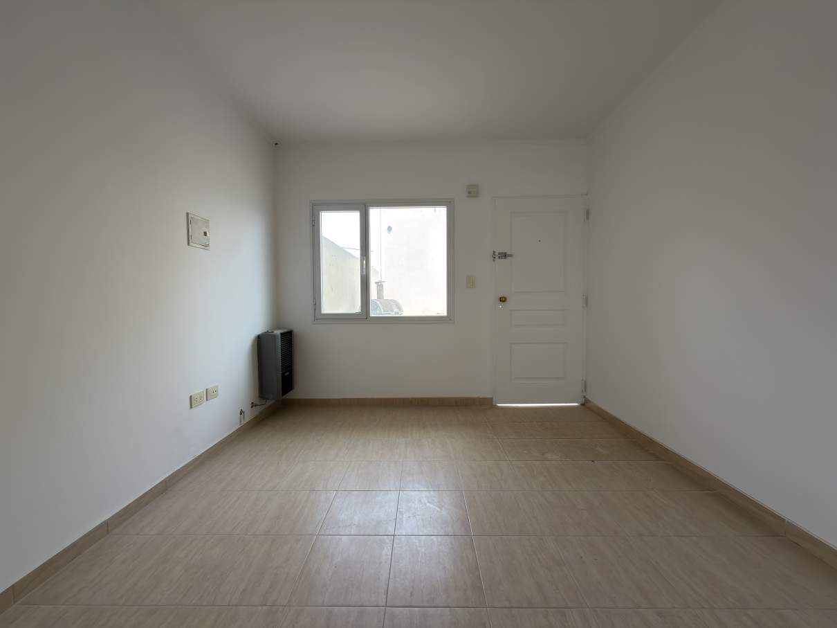 Oportunidad amplio duplex de 2 dormitorios