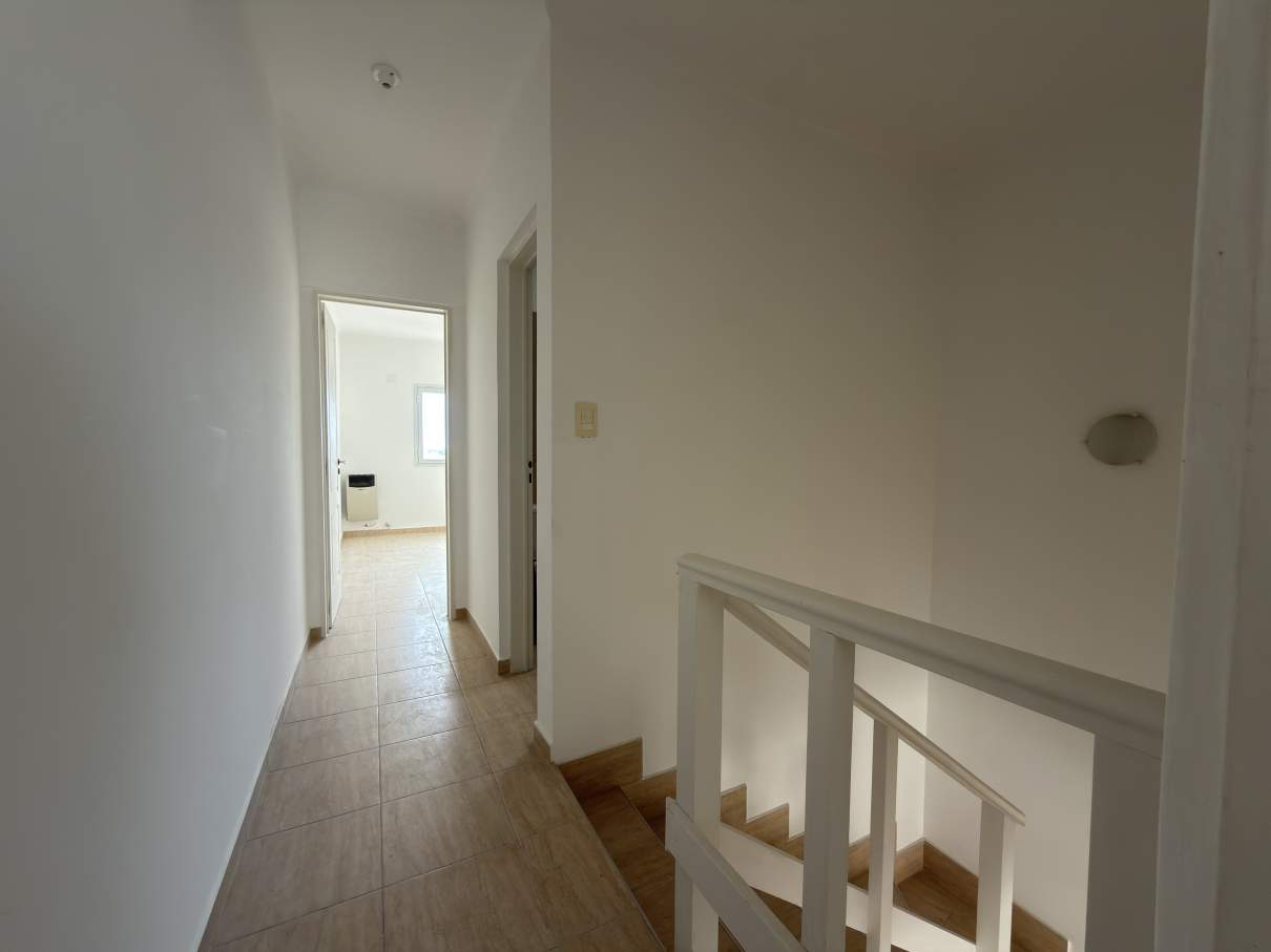 Oportunidad amplio duplex de 2 dormitorios