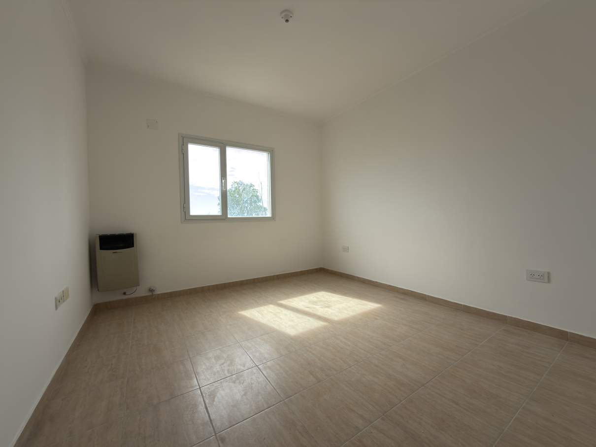 Oportunidad amplio duplex de 2 dormitorios