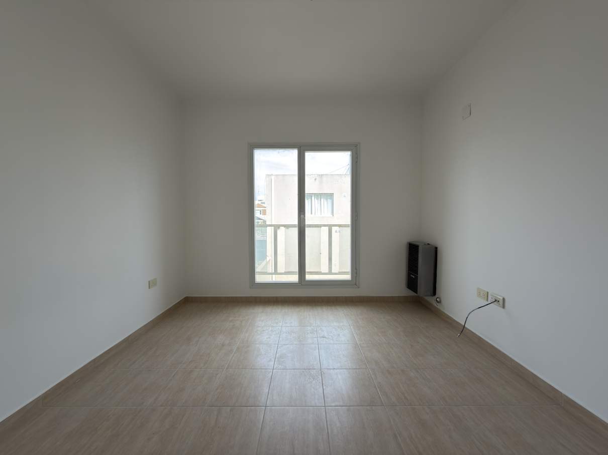 Oportunidad amplio duplex de 2 dormitorios