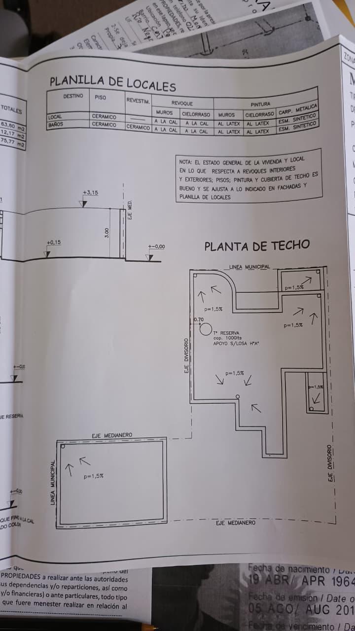 Casa de un dormitorio en pleno centro en 25 de mayo 584 con local comercial y garaje en salida a calle Ameghino 318