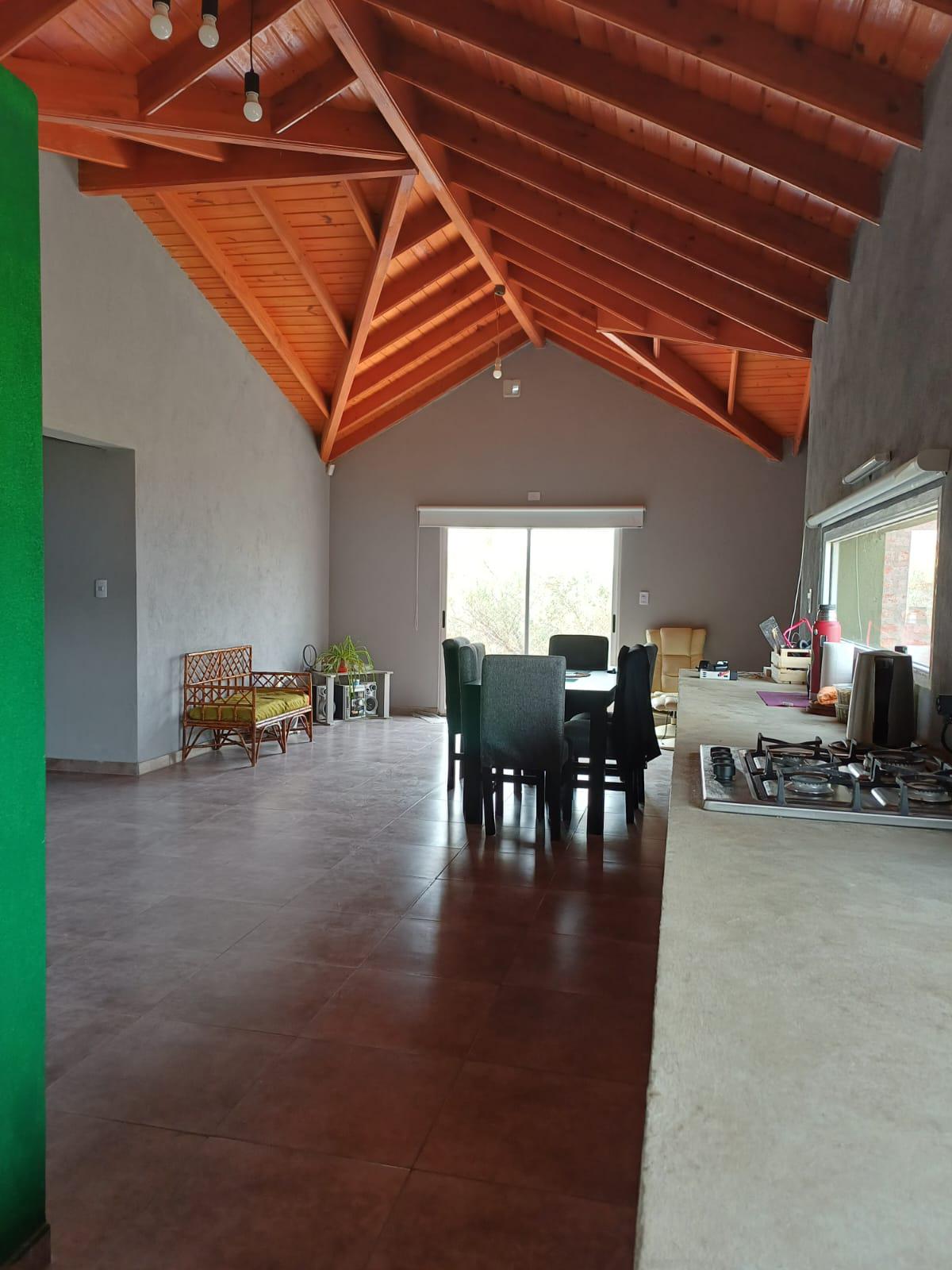 Venta de amplia casa Gaiman