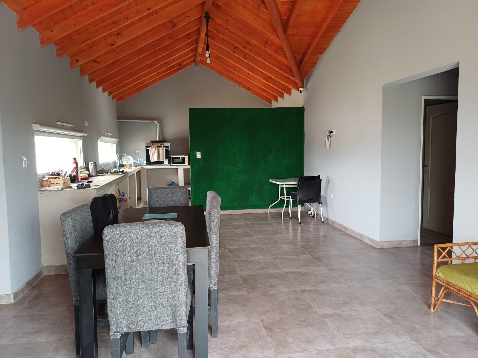 Venta de amplia casa Gaiman