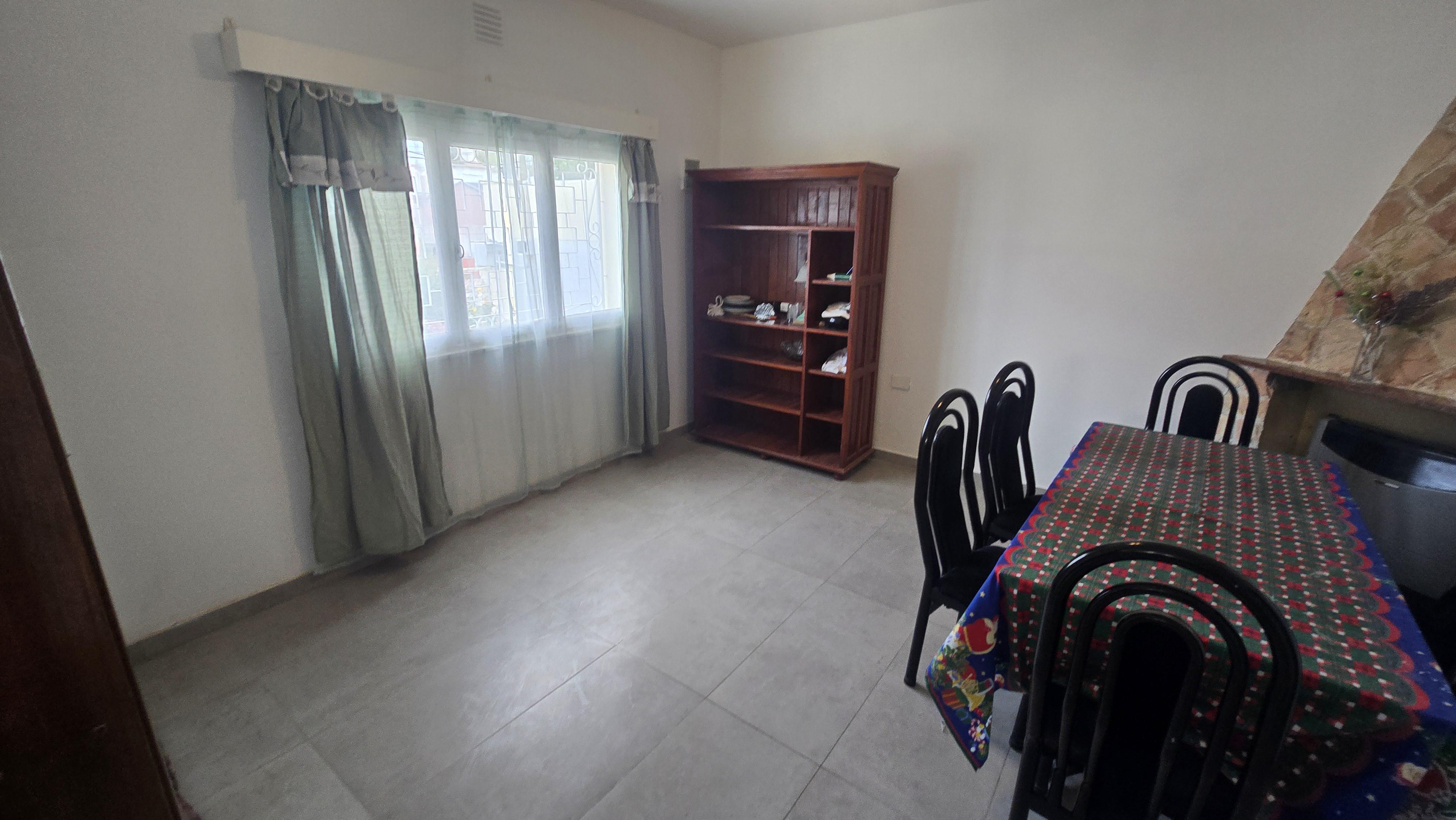 CASA EN ALQUILER 3 DORM BARRIO PUEYRREDON