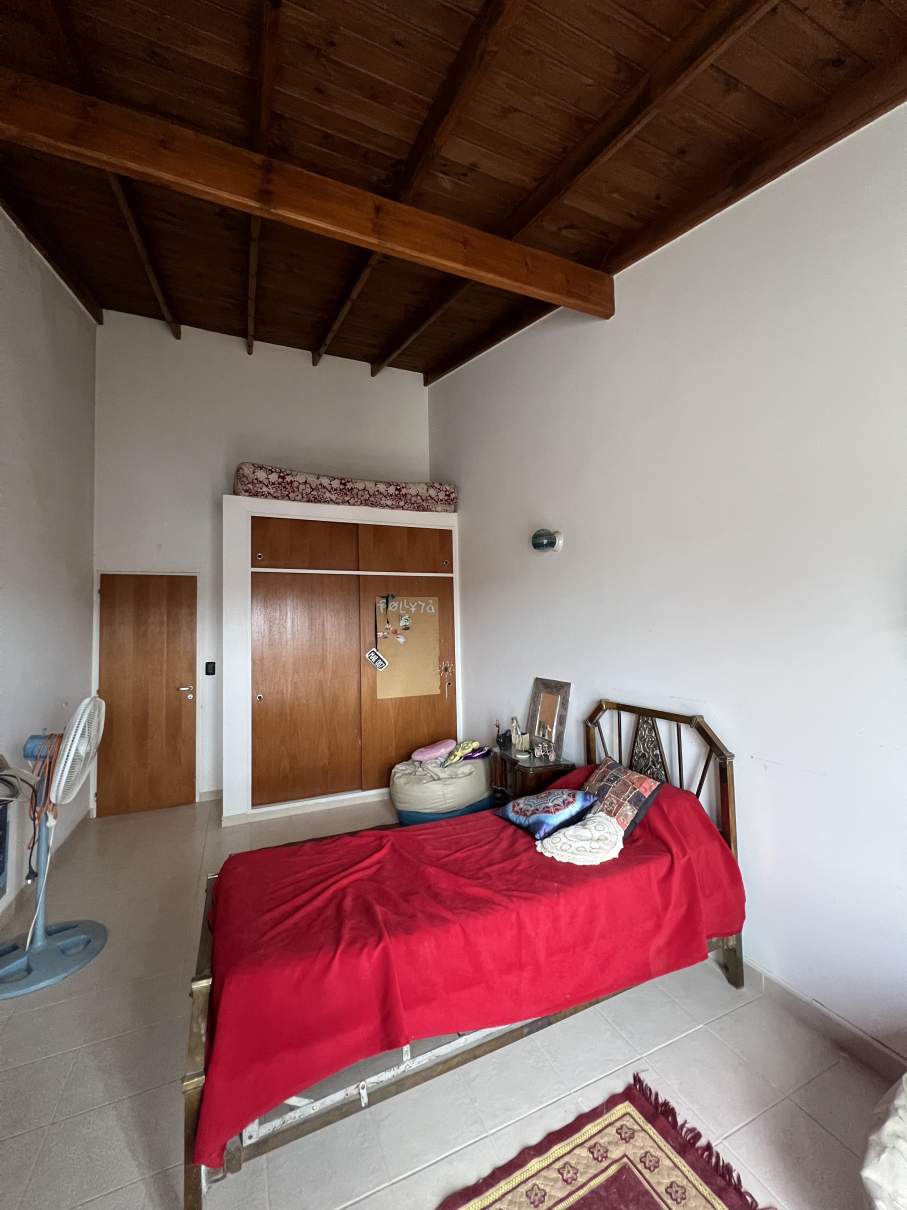 AMPLIO TRIPLEX CON PATIO DE 45M2