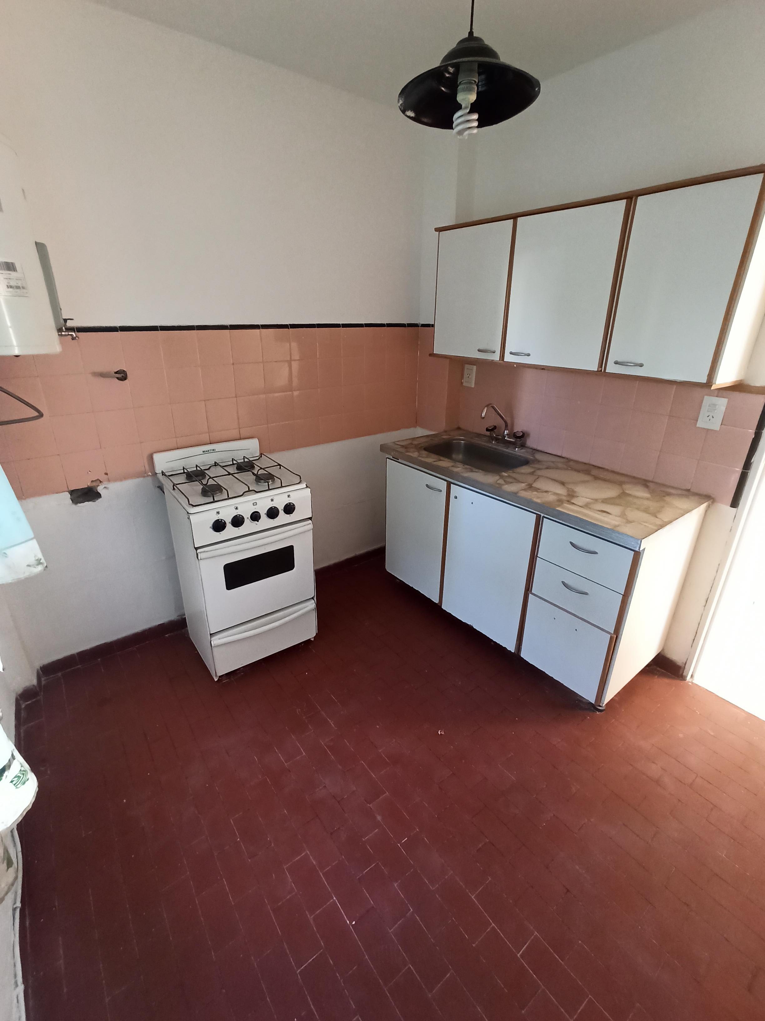 Departamento en venta 1 dormitorio con balcón. Centro-Trelew