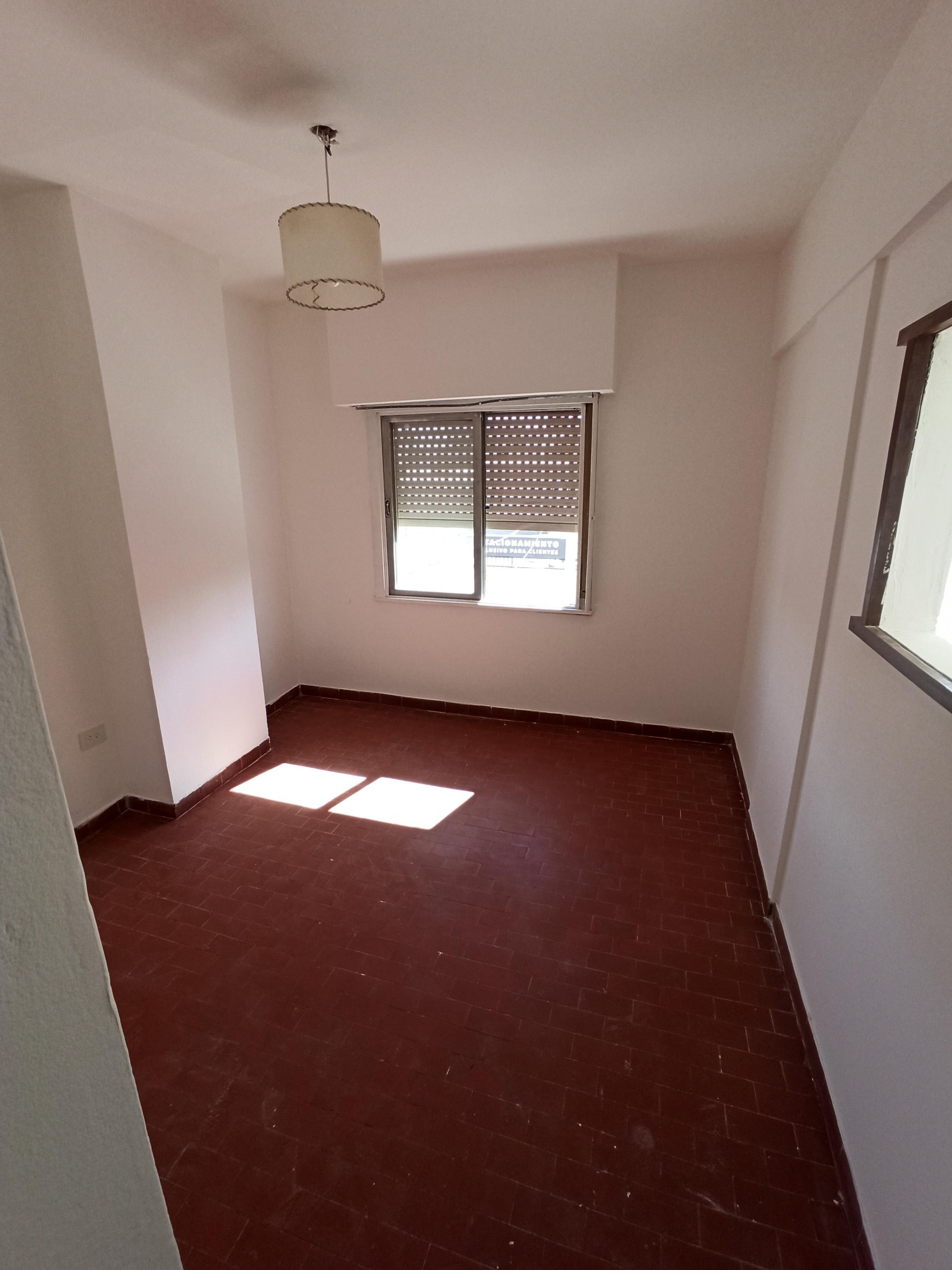 Departamento en venta 1 dormitorio con balcón. Centro-Trelew