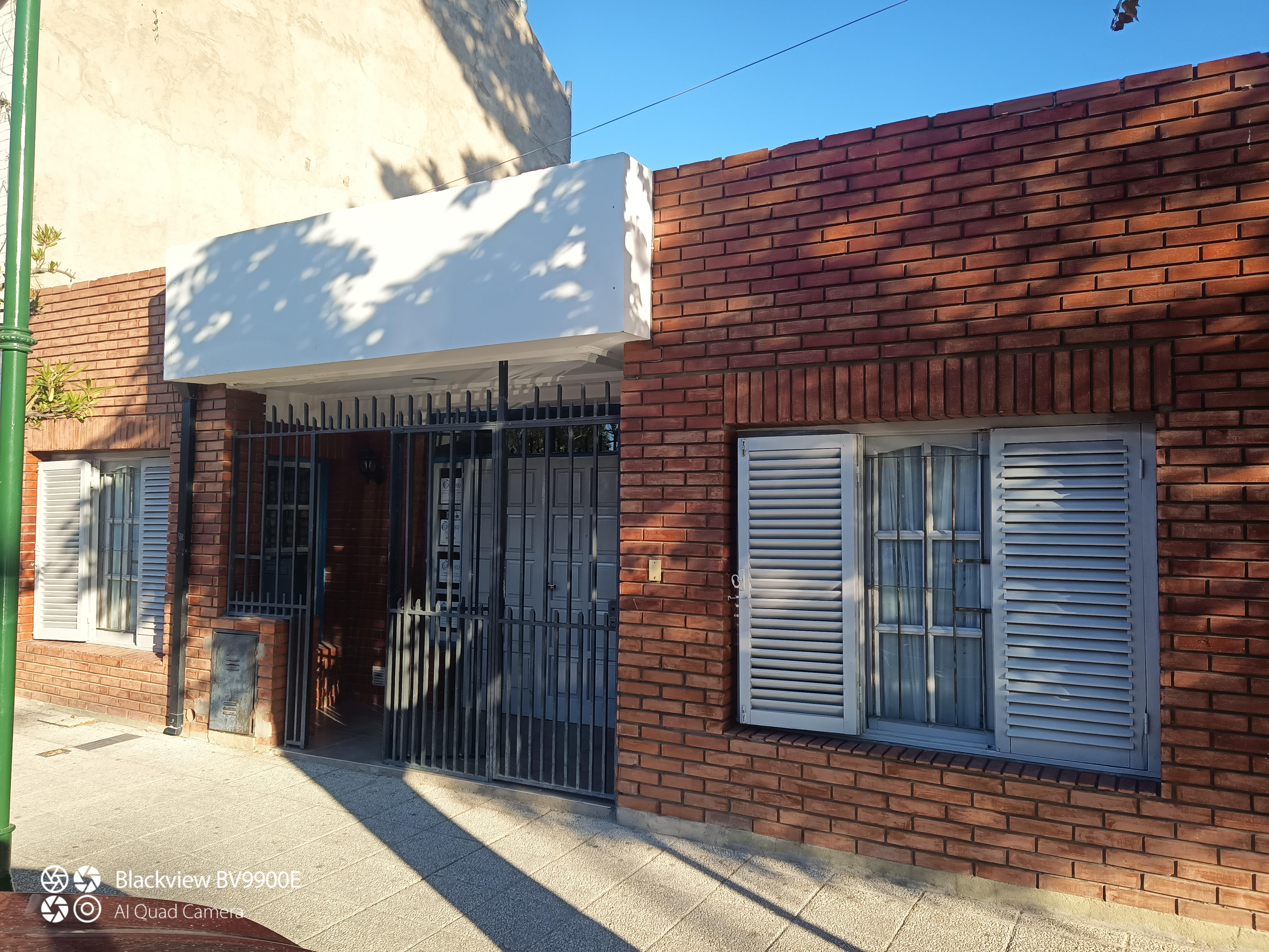 EDIFICIO PARA AULAS OFICINA O CONSULTORIO