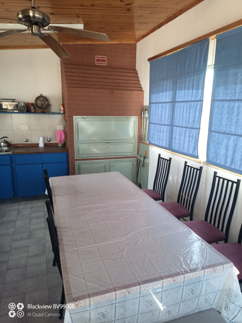 Hermosa Casa de dos plantas con Galpon!