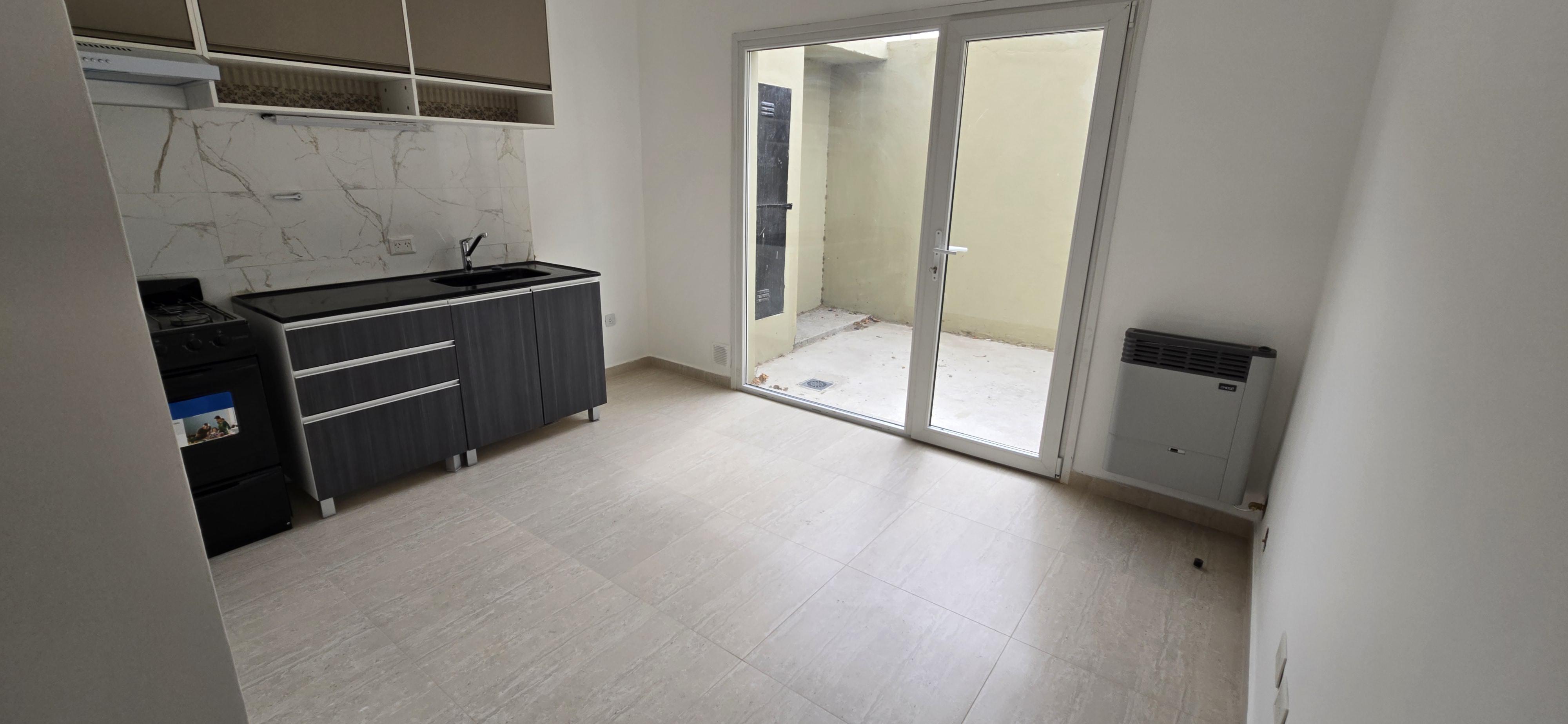 DUPLEX 2 DORM EN ALQUILER INTERNO BROCA