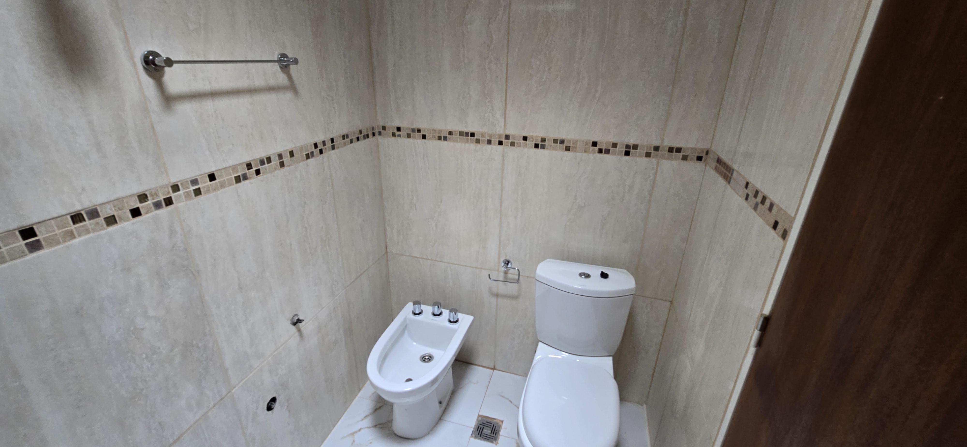 DUPLEX 2 DORM EN ALQUILER INTERNO BROCA